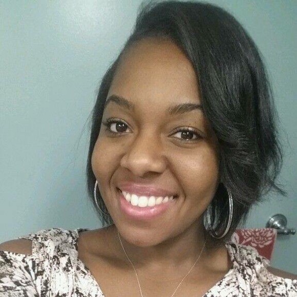 Meet your Posher, Tia - Picture 1 of 1